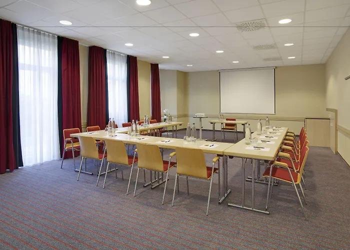 Отель Express Frankfurt Messe By Ihg 3*