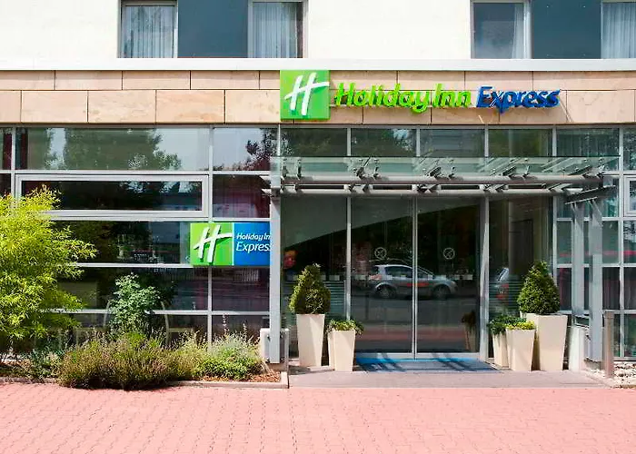 Hotel Express Frankfurt Messe By Ihg 3*
